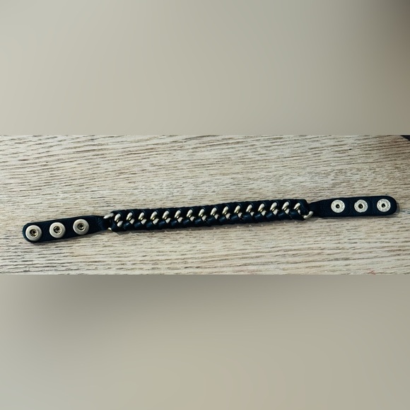 henri bendel milliner leather and gold tone braided snap bracelet - Picture 5 of 6